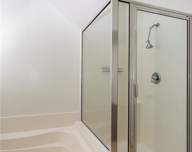 20402 Santa Ana Avenue - Photo Thumbnail 8