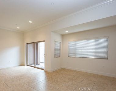 20402 Santa Ana Avenue - Photo Thumbnail 3