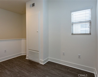 20402 Santa Ana Avenue - Photo Thumbnail 11