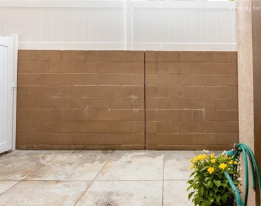 20402 Santa Ana Avenue - Photo Thumbnail 21