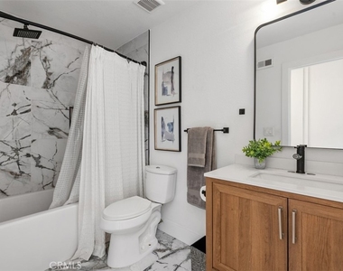 25552 Mackenzie Street - Photo Thumbnail 11