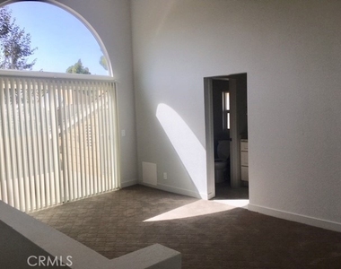 2063 Charle Street - Photo Thumbnail 8