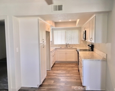 2063 Charle Street - Photo Thumbnail 7