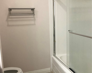 552 N Bellflower Boulevard - Photo Thumbnail 19