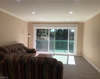552 N Bellflower Boulevard - Photo Thumbnail 12