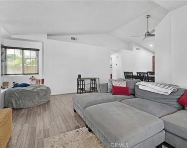15957 Randall - Photo Thumbnail 5