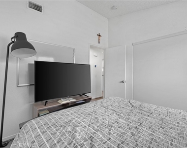 15957 Randall - Photo Thumbnail 18