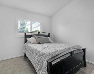 15957 Randall - Photo Thumbnail 17