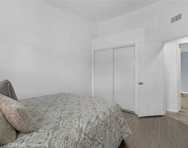 15957 Randall - Photo Thumbnail 15