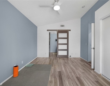 15957 Randall - Photo Thumbnail 11