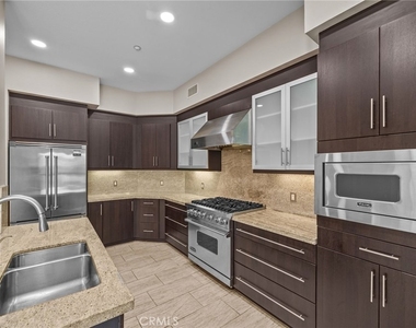 402 Rockefeller - Photo Thumbnail 4