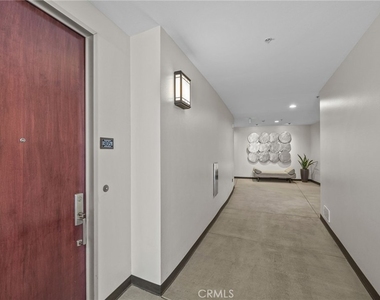 402 Rockefeller - Photo Thumbnail 2