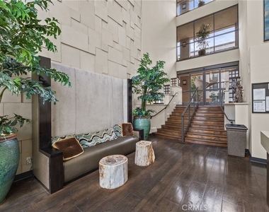 402 Rockefeller - Photo Thumbnail 1