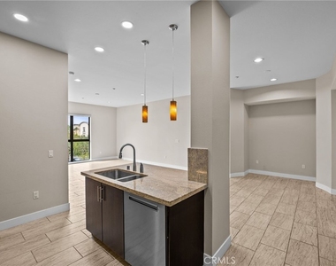 402 Rockefeller - Photo Thumbnail 6