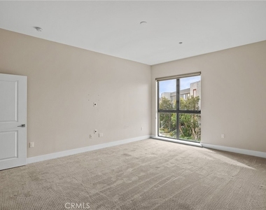 402 Rockefeller - Photo Thumbnail 16