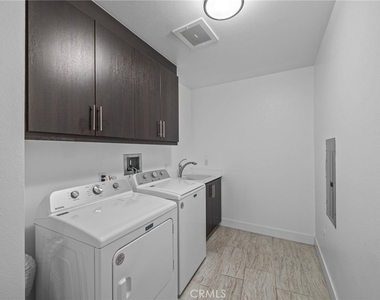 402 Rockefeller - Photo Thumbnail 11