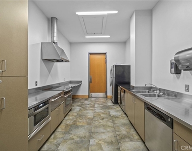402 Rockefeller - Photo Thumbnail 36