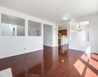 4544 Filson Street - Photo Thumbnail 4