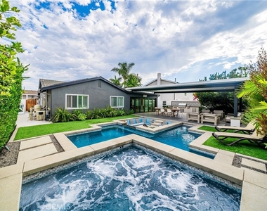 8541 Kelso Drive - Photo Thumbnail 10