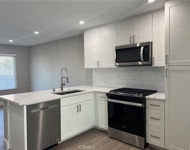 1030 Mission Drive - Photo Thumbnail 7