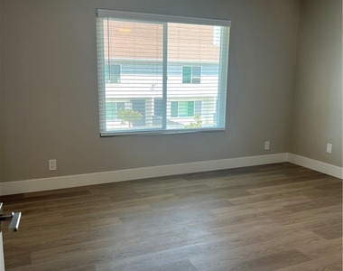 1030 Mission Drive - Photo Thumbnail 17