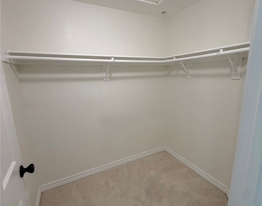 2243 Martin - Photo Thumbnail 15