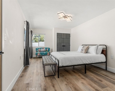 60468 Latham Trail - Photo Thumbnail 16