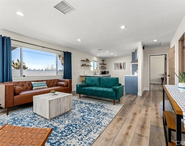 60468 Latham Trail - Photo Thumbnail 6