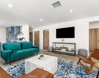 60468 Latham Trail - Photo Thumbnail 4