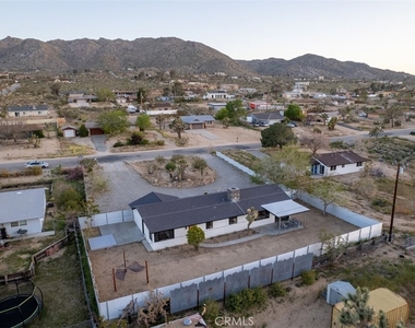 60468 Latham Trail - Photo Thumbnail 35