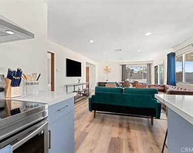 60468 Latham Trail - Photo Thumbnail 13
