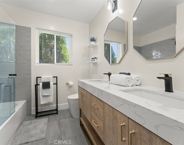 60468 Latham Trail - Photo Thumbnail 22