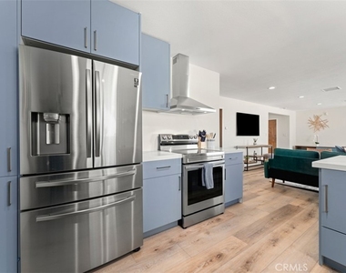 60468 Latham Trail - Photo Thumbnail 9