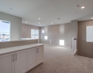 12641 Stella Lane - Photo Thumbnail 8