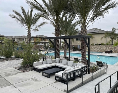 12641 Stella Lane - Photo Thumbnail 21