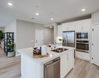 12641 Stella Lane - Photo Thumbnail 2