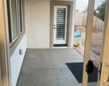 24631 Ironwood Avenue - Photo Thumbnail 3