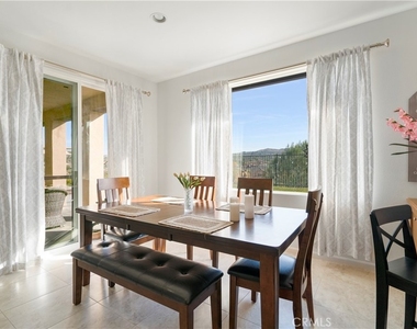 3126 Vista Terrace - Photo Thumbnail 14