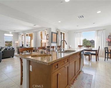 3126 Vista Terrace - Photo Thumbnail 4