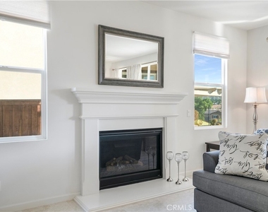 3126 Vista Terrace - Photo Thumbnail 12
