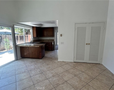 3385 Valencia Hill - Photo Thumbnail 14