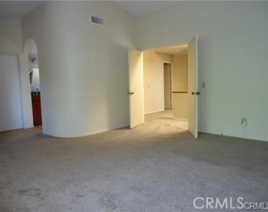 30538 Laramie Avenue - Photo Thumbnail 7