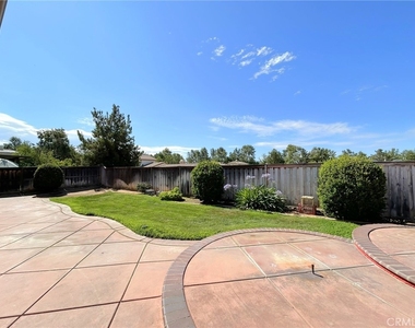 36119 Blue Hill Drive - Photo Thumbnail 2