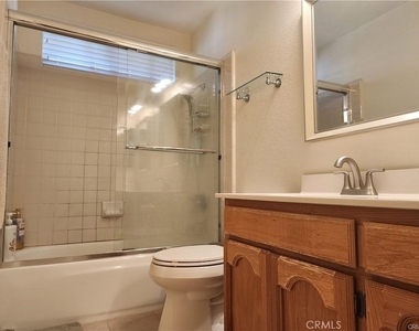 412 Bristol Way - Photo Thumbnail 4