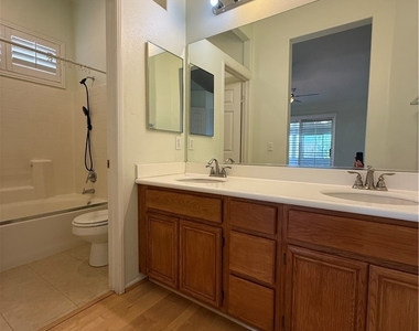 33015 Eagle Point Drive - Photo Thumbnail 10