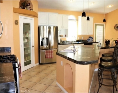 7518 Redwood - Photo Thumbnail 6