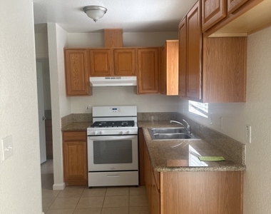 16784 Sultana Street - Photo Thumbnail 7