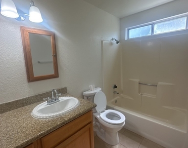 16784 Sultana Street - Photo Thumbnail 10