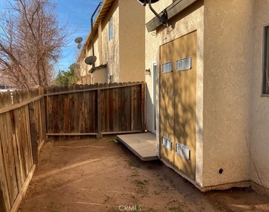 16784 Sultana Street - Photo Thumbnail 14