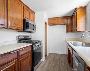 6406 Denny Avenue - Photo Thumbnail 9